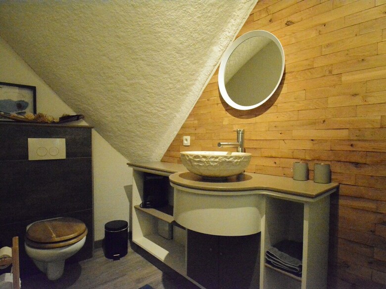 Unusual Chalet In The Woods, Very Comfortable, Nice Covered Terrace, Quiet