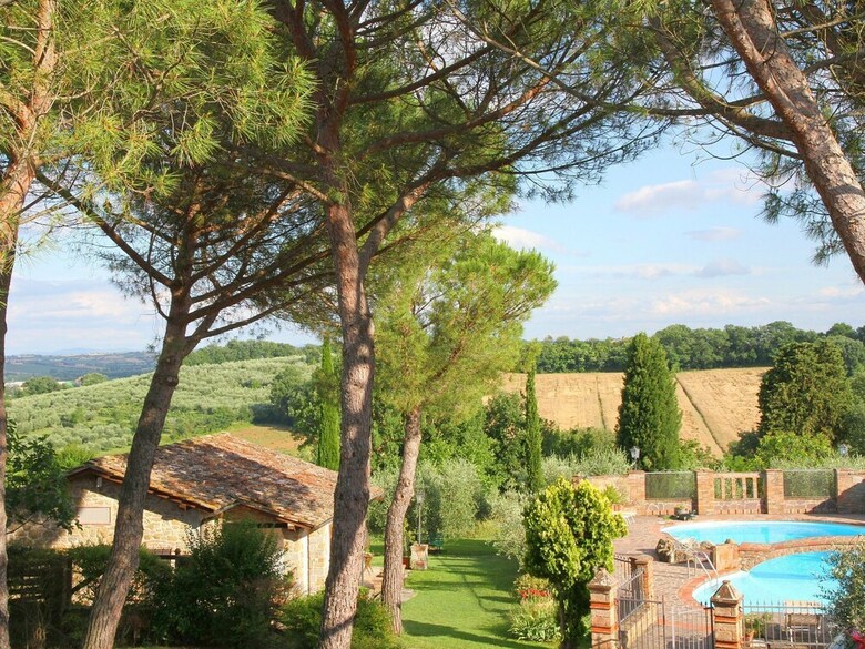 Spacious Cottage With Pool In Arezzo Italy