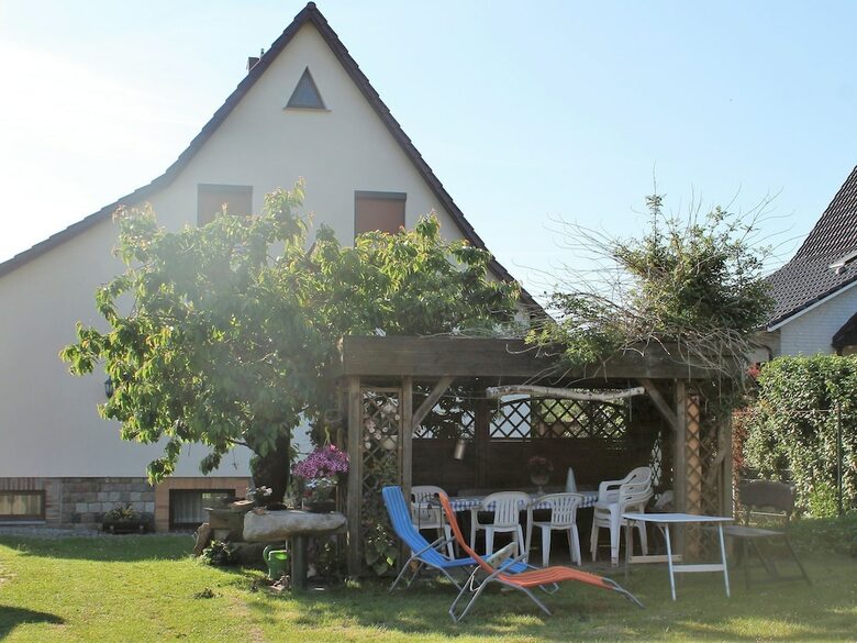 Luxurious Apartment In G�gelow With Garden