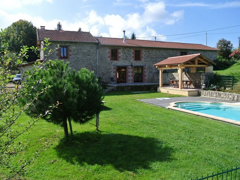 Restored Barn In Privat Domain With Pool And 2 Lakes