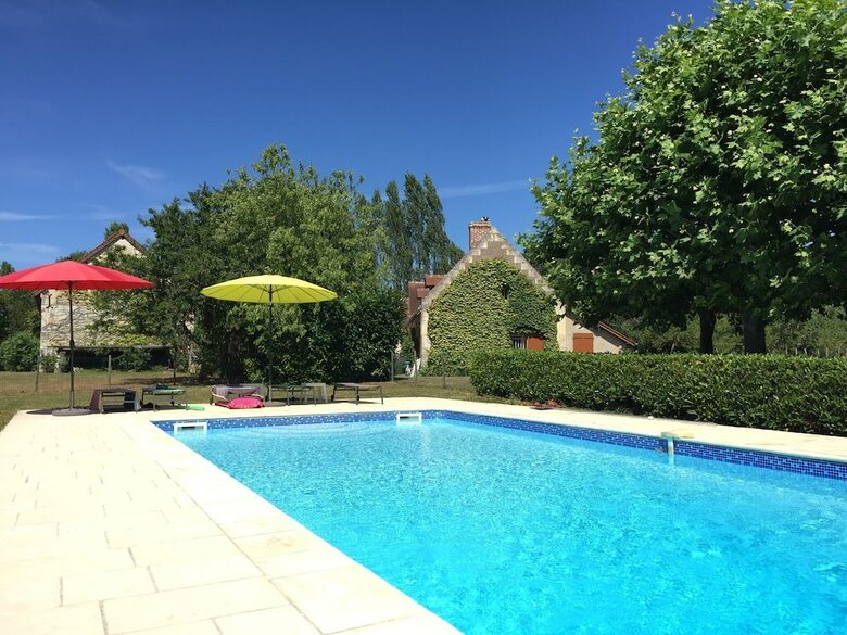 Luxurious Holiday Home In Montrichard With Pool