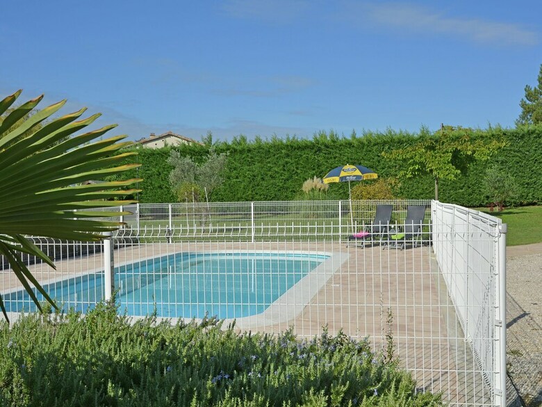 Cozy Villa In Saint-victor-de-malcap With Swimming Pool