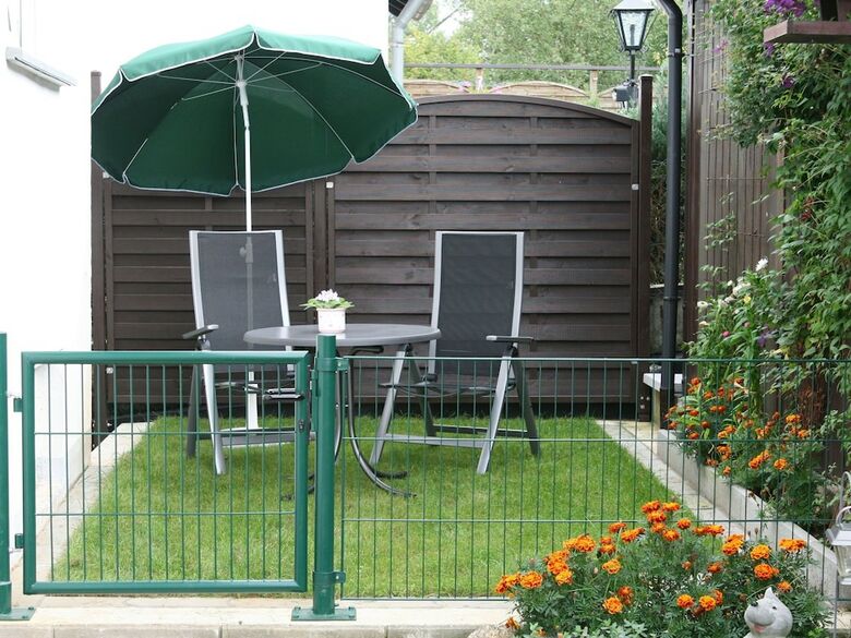 Cozy Apartment With Terrace, Patio,heating, Parking,bicycles