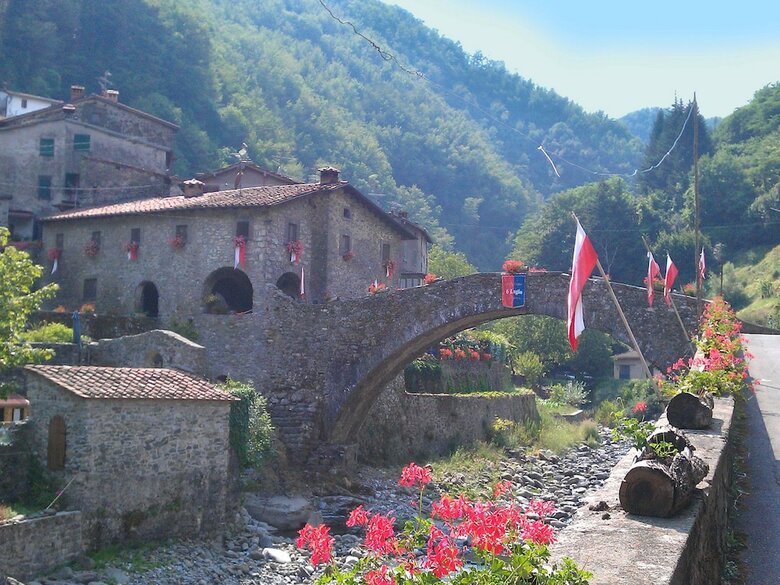 Authentic Tuscan Country Home Situated Between Pistoia And Lucca