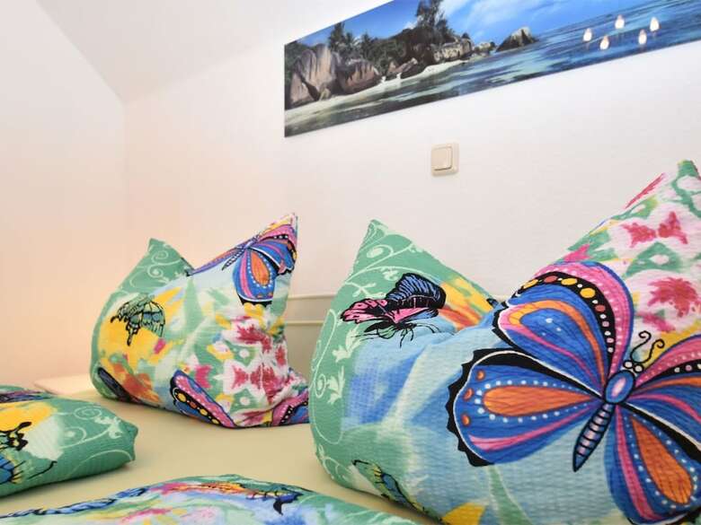 Cozy Apartment In Altenfeld With Garden