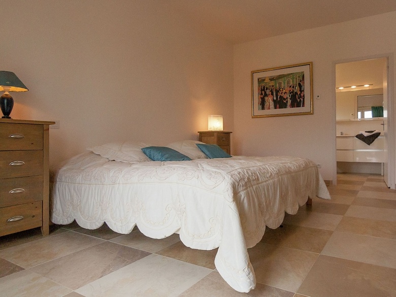 Spacious Luxury Villa With Private Heated Pool And Sauna At An Golf Course