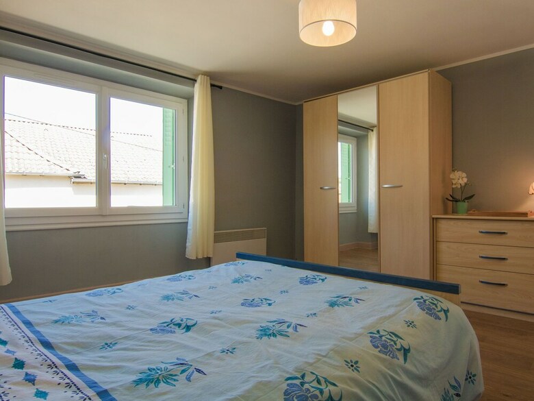 Cosy Holiday Home With All Modern Comforts, Set On A Hill With Nice Views