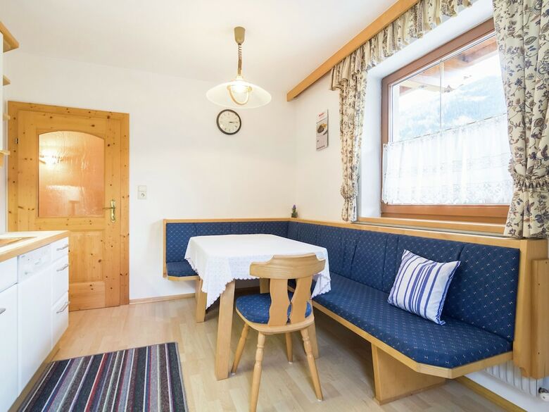 Beautiful Apartment In Kampl With Garden