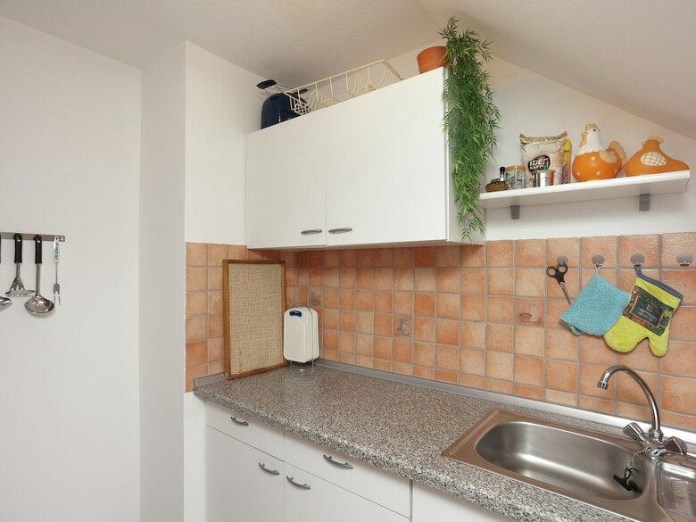 Apartment In Polle With Heating, Terrace, Bbq, Deckchairs