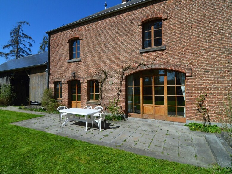 Modern Cottage In Barvaux-condroz Amidst Meadows