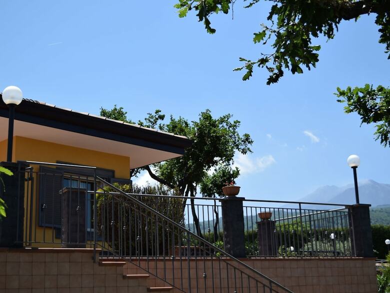 Charming Holiday Home In Piedimonte Etneo With Pool