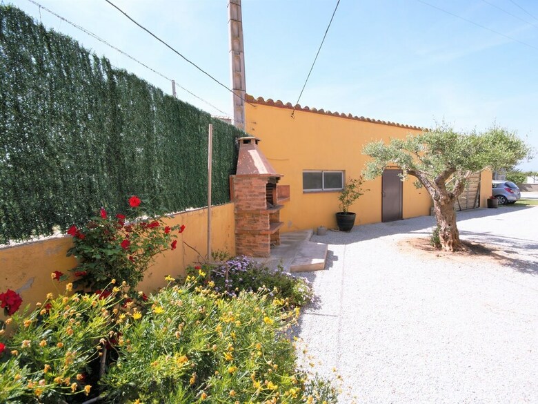 Luxurious Cottage In Vila-sacra With Terrace
