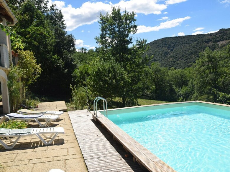 Charming Holiday Home Near River In Vallon-pont-d'arc