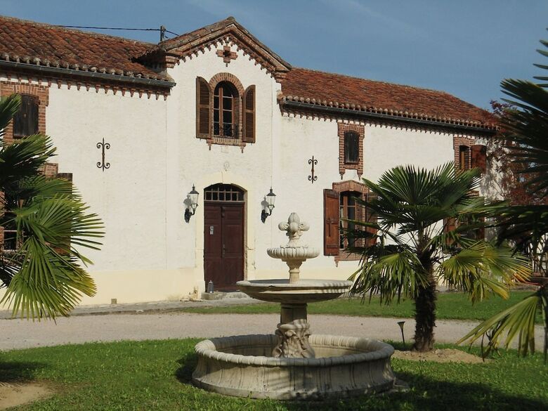Luxurious Holiday Home In Buzon With Private Pool