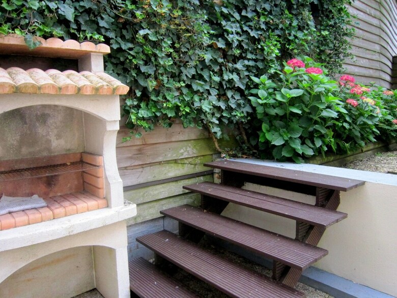 Cosy Apartment In Honfleur With A Private Garden