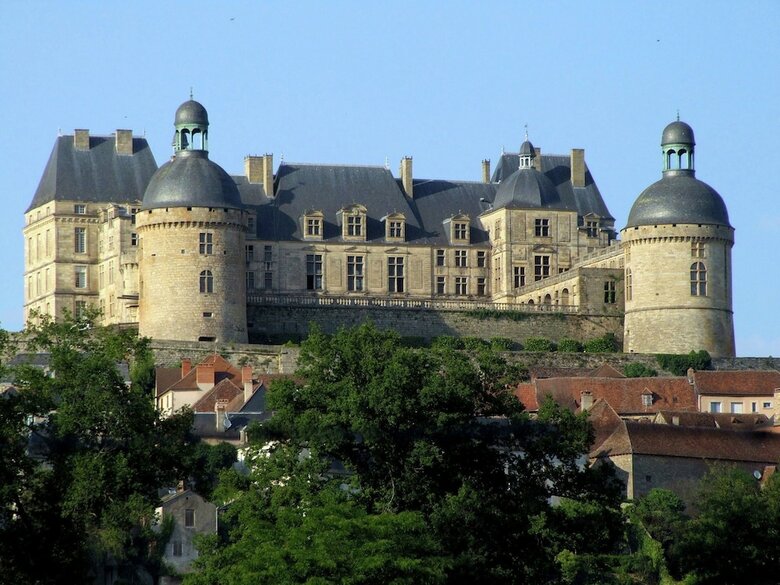 Comfortable Gite In Picturesque Medieval Village
