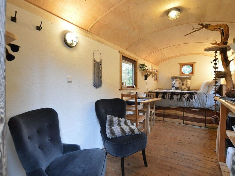 Charming Cottage With Jacuzzi In Zeeland