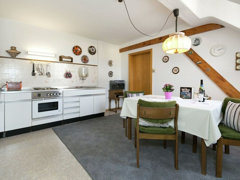 Cozy Apartment In Trittenheim With Balcony