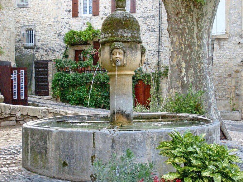 Lush Villa In Cairanne Provence With Private Pool