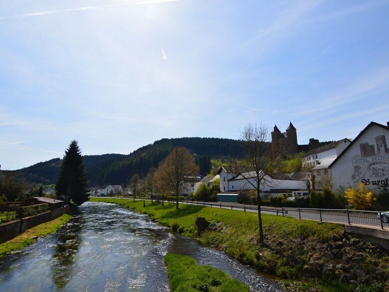 Spacious Apartment In Deudesfeld With Garden