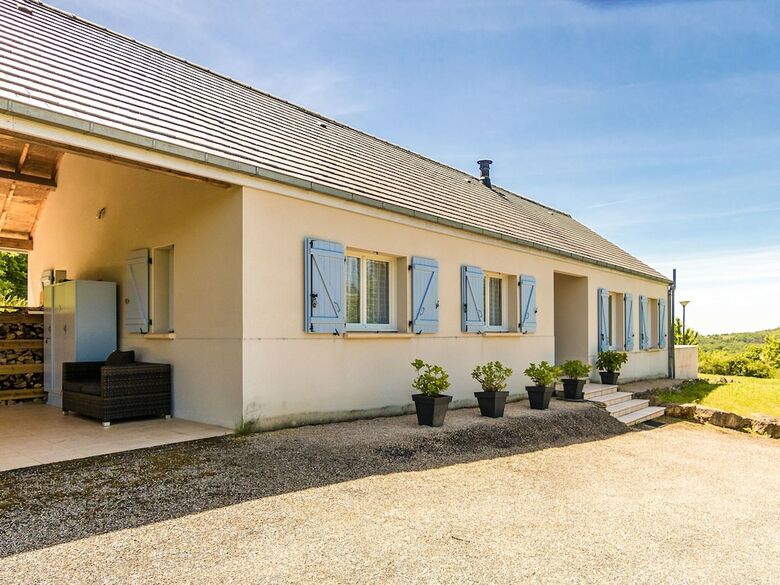 Comfortable Villa In Sioniac Limousin With Terraces