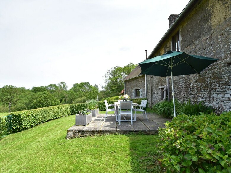 Lovely Holiday Home Amidst Meadows In Sourdeval-les-bois