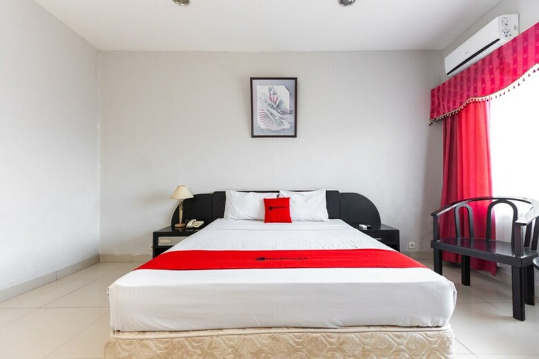 Reddoorz Plus @ Celebes Indah Hotel