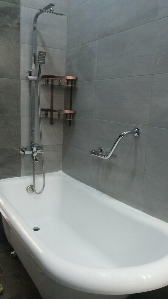 Hotel Pent House Inn Namugongo