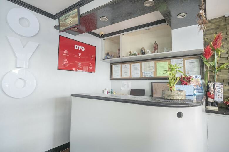 Hotel Oyo 557 Samantha's Apartelle