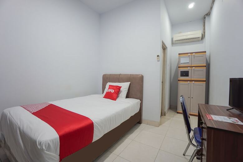 Hostal Oyo 2566 Putri Kesia Rooms