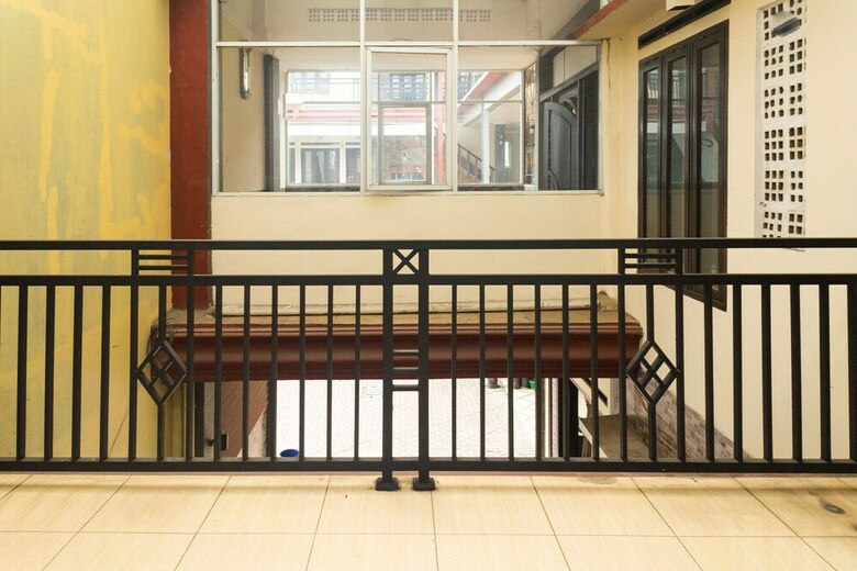 Hostal Oyo 681 Wisma Family Raya