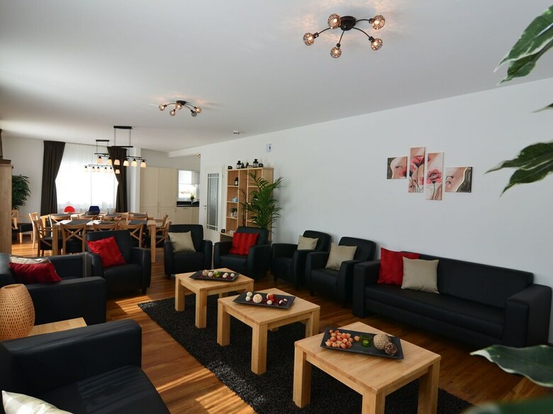 Elegant Villa With Garden, Private Terrace, Balcony, Heating