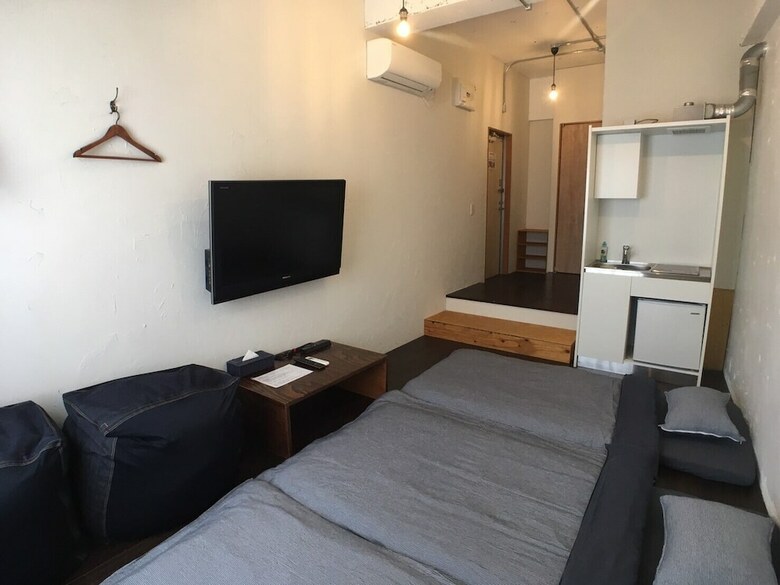 Hostal Golden Mile Hostel