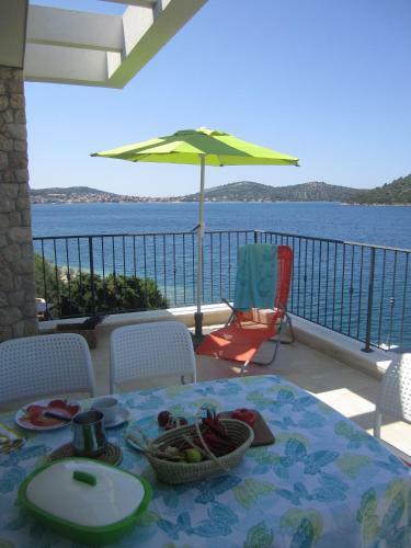 Apartments Jela