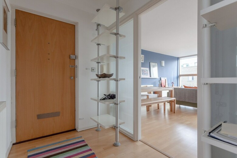 Spacious 2 Bedroom Canal Side Apartment With Balcony