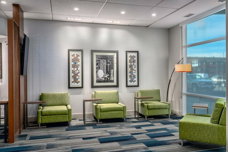 Hotel Holiday Inn Express & Suites Brandon