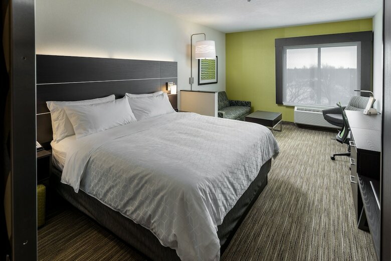 Hotel Holiday Inn Express & Suites Brandon