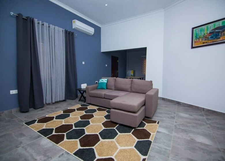 The Blank Lounge & Apartment