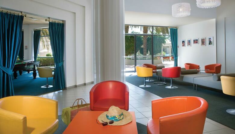 Apartamentos Isrotel Riviera Club