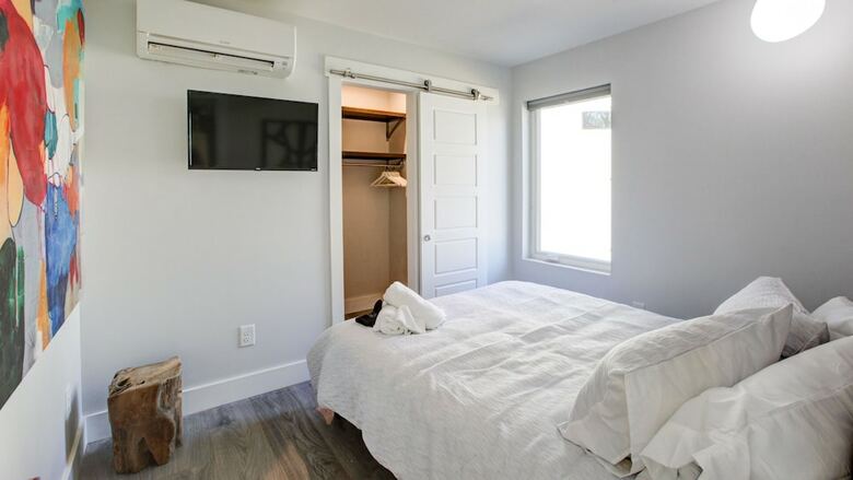 2 Bedroom, Woodside Avenue