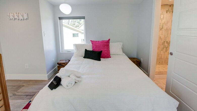2 Bedroom, Woodside Avenue