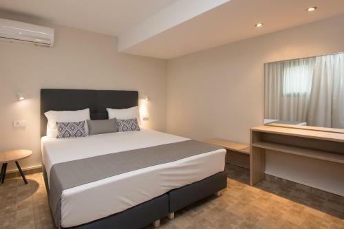 Hotel Golden Coast Boutique - Luxury Living