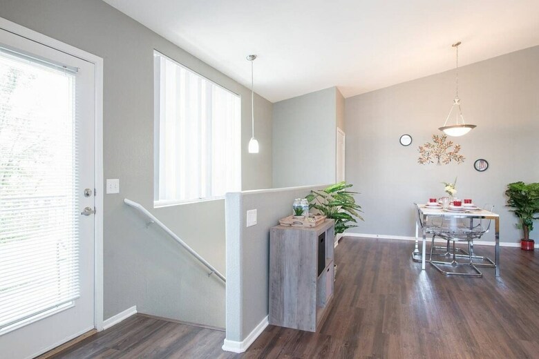 Villa Quiet Home 9 Minutes To Strip Balcony & Pool
