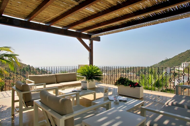 Modern Two Bedroom Villa With Indoor Pool & Spa