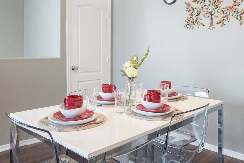 Apartamento Modern Quiet Home - 15 Minutes To Strip With Pool!