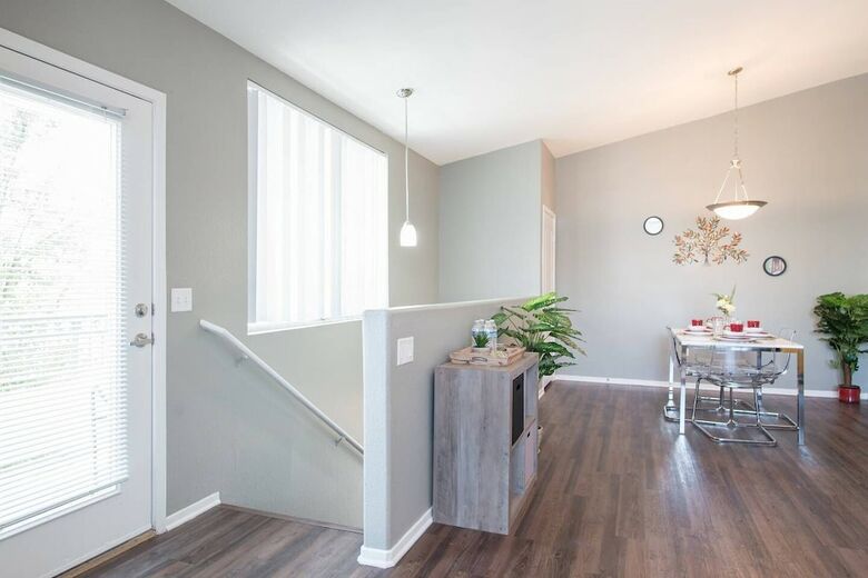 Apartamento Modern Quiet Home - 15 Minutes To Strip With Pool!