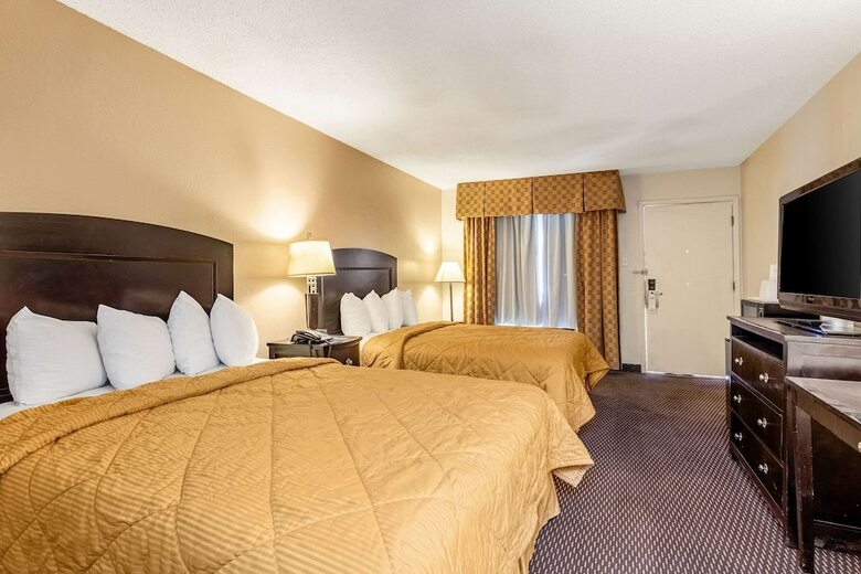 Motel Rodeway Inn & Suites