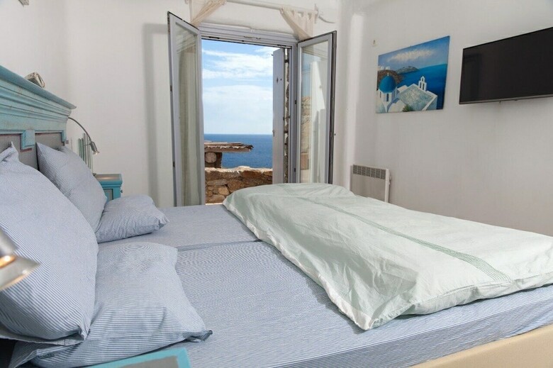 Villa Aurora III Bythe Pearls Collection