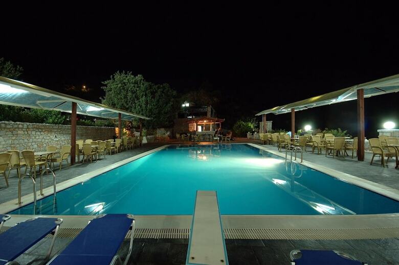 Hotel Lalloudes