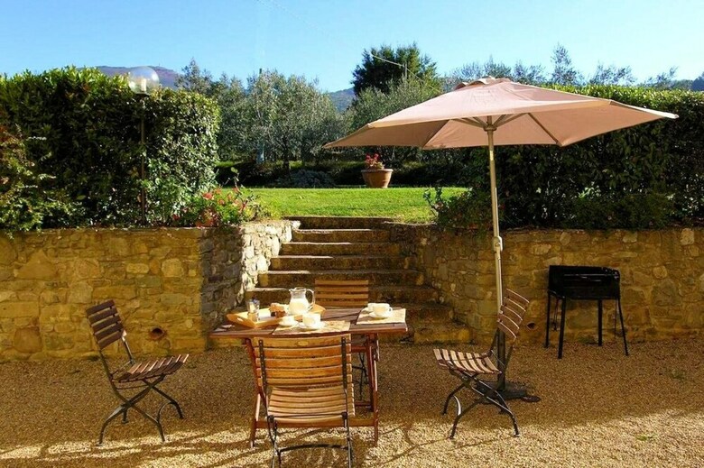 Villa Apartment With One Bedroom In Castelfranco Piandisc�, With Pool Access